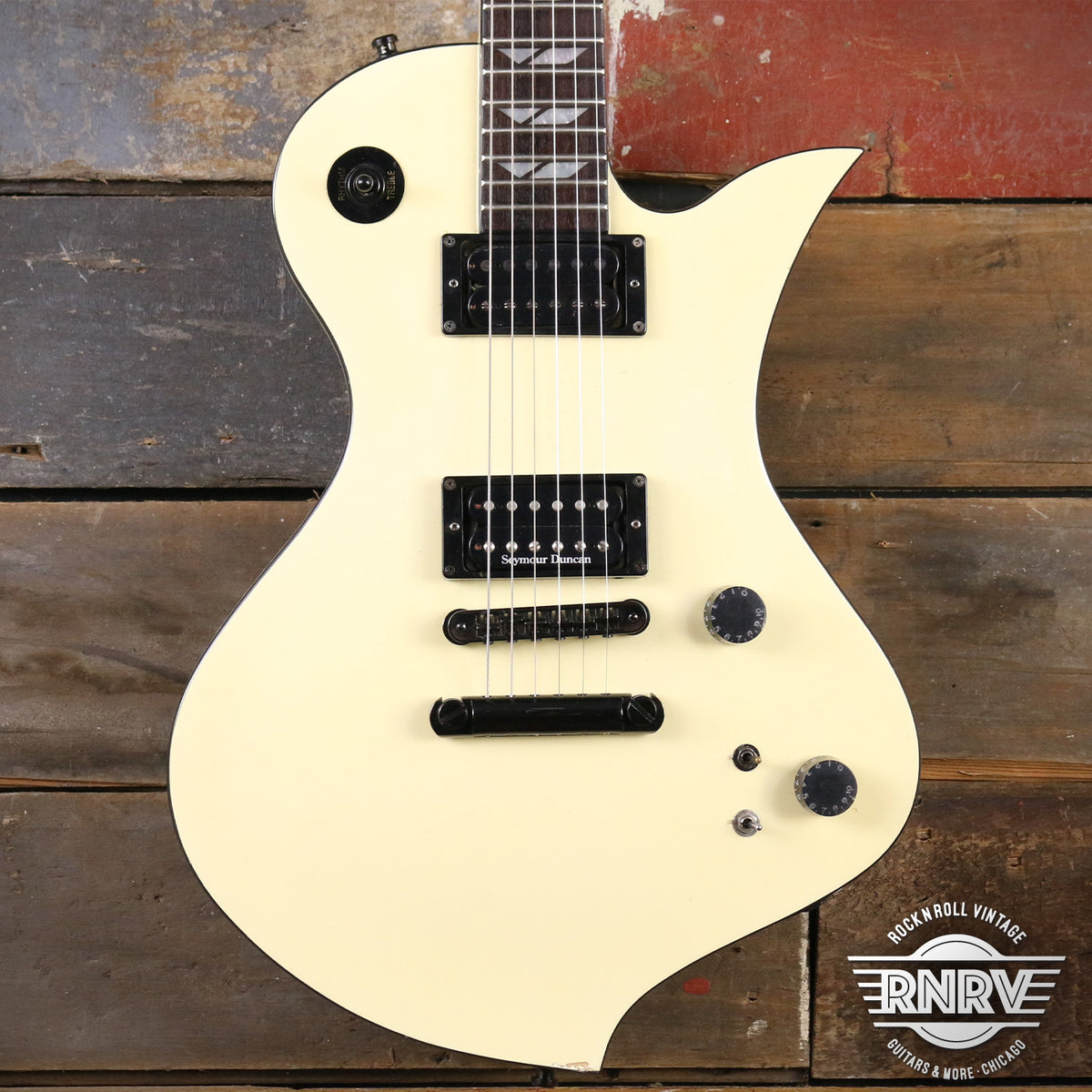 Fernandes Ravelle Deluxe White w/case