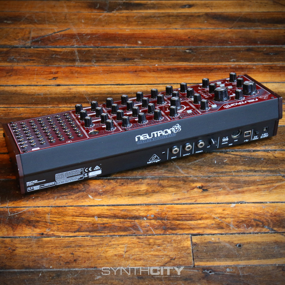 Behringer Neutron - Sintetizador Analógico Semi-modular - Confira - Classic  Keyboards - Especialistas em Teclados