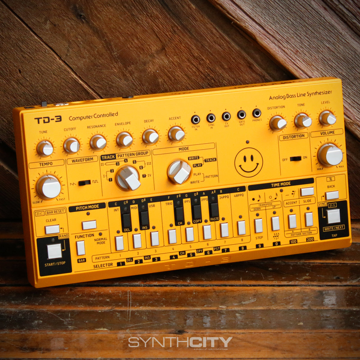 Behringer TD3 AM Yellow Acid Smiley Edition Rock N Roll Vintage