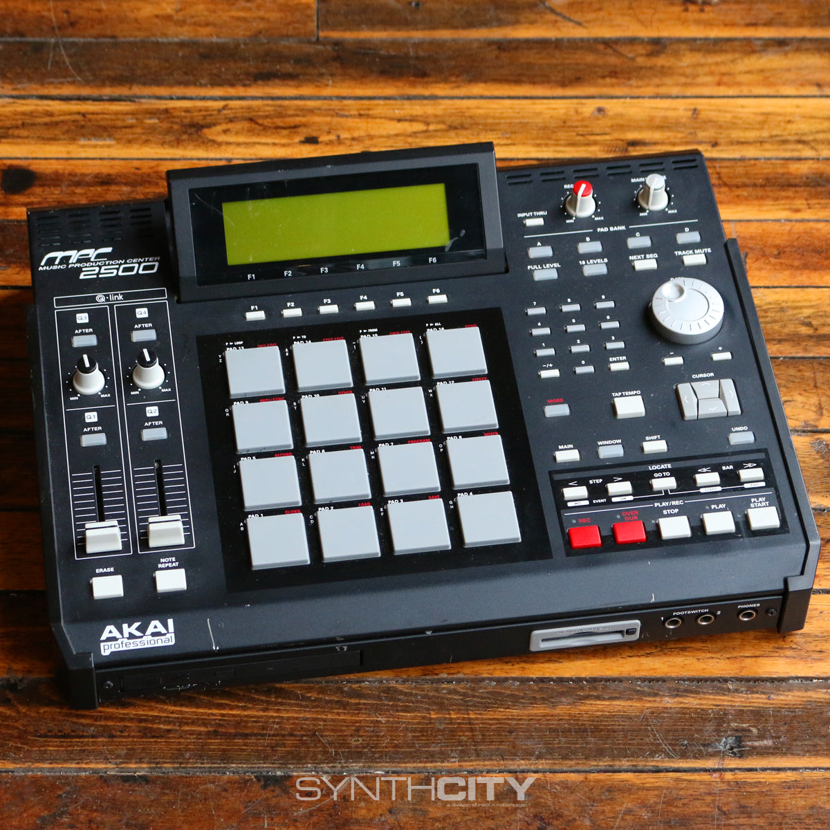 Akai MPC2500 Music Production Station Black