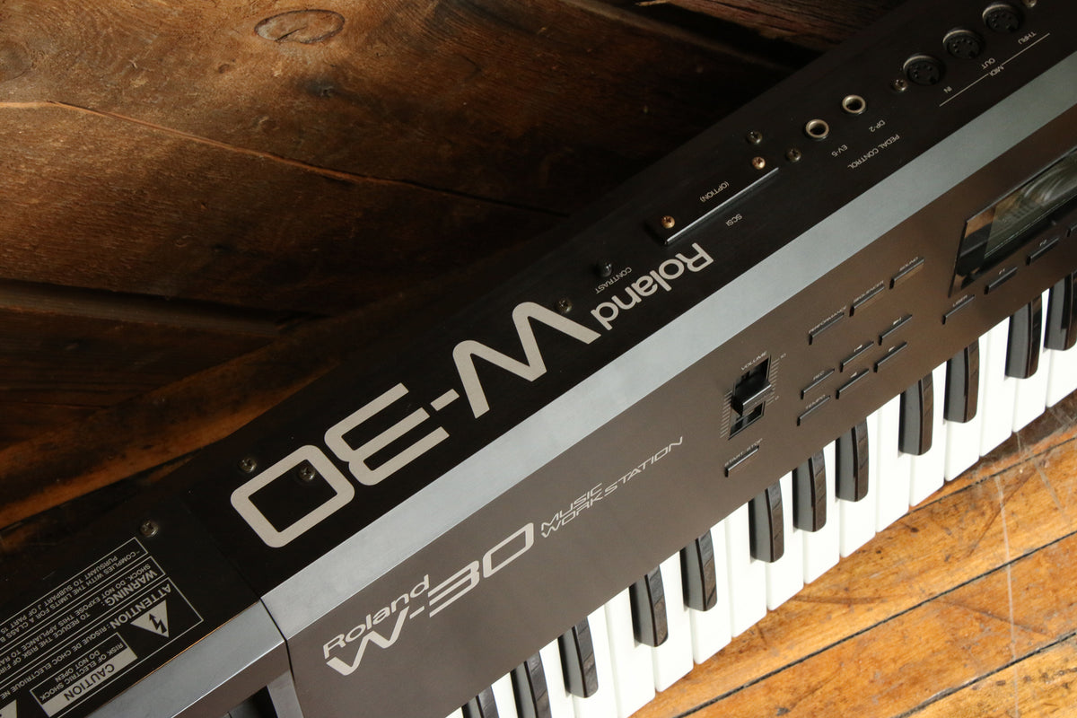 Roland W30 Workstation 12Bit Sampler / Synthesizer Rock N Roll